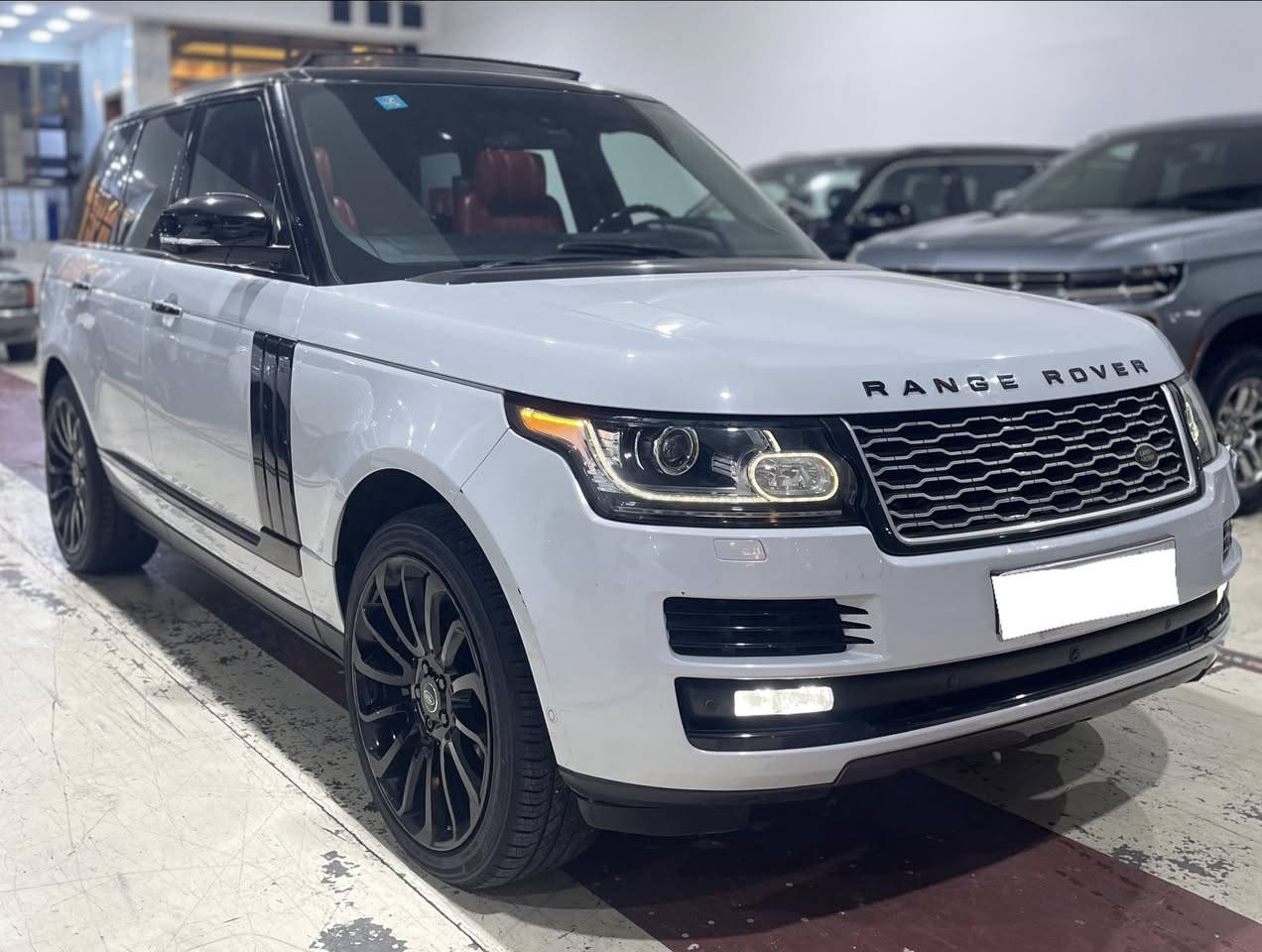 بيع او و مراوس 

رانج روفر فوك اوتوبيغرافي خليجية وكالة سردار

موديل 2016

جديدة لوك عليها إدامة شاملة

داخل احمر 

كشنات مساج 

جكات و دوسات كهرباء

بانورما قمارة سودة

ثلاث شاشات  وكشنات خلفية مساج

العنوان / بغداد معارض النهضة 

الهاتف / ***********
