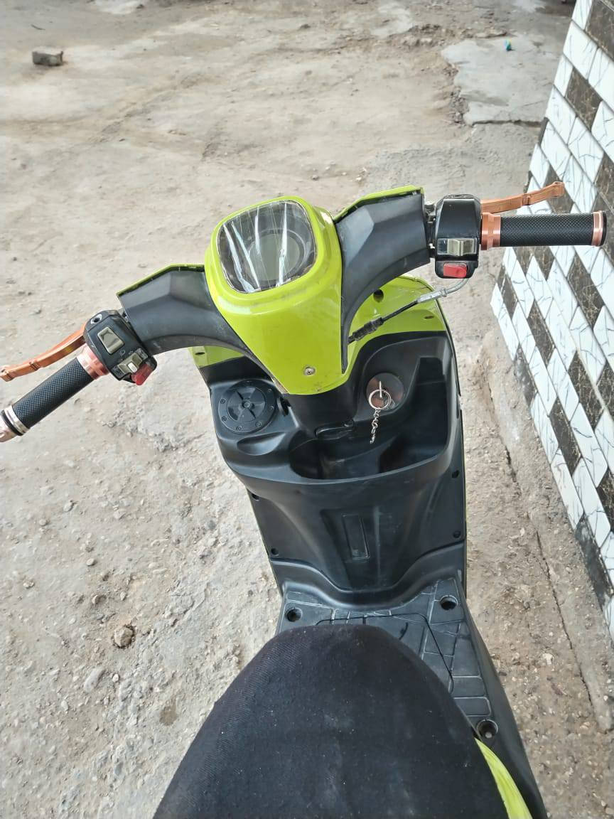 السلام عليكم 
دراجة ماكس بوليس صيني 
محرك ماكس عدلة مفتوح بس ولفات
الدراجة كاملة من كهربائيات ومكينة نكرة سلف وشلعة ومعدل خير من يم الله ما نقصها اي شي 
الله شاهد ماتذب عليها ولا فلس دبلات شغالة كلشي شغال 
السعر 350 الف وبيها مجال للشراي 
للتواصل خاص او على *********** وبي واتساب
