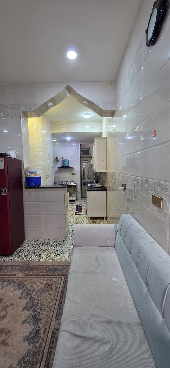 بسم الله إعلان بيت للبيع الرمادي الطاش الأولى مقابيل جامعه الانبار قرب حي الأساتذة التأميم بيناتهن سكه القطار المساحه ٢١٠ نوع العقار طابو صرف تحويل مباشر نوع البناء حجر الطابق الاول الثاني طابوق احمر يحتوي الدار على ٥غرف نوم ٢غرفه نوم طابق الأول ٣غرف نوم الطابق الثاني نقص بس الارضيه لطابق الثاني علمآ الطابق الثاني بي حمام عدد ٢ نظام الرباط رفت مجاري عماره ولارضيه كاشي درجه اولى نوع الشبابيك بيبسي دبل جام البوب خشب حطاطه عرض الشارع ١٠متر السعر ١٤٠ مليون مع الأثاث أستفسار أكثر ***********
