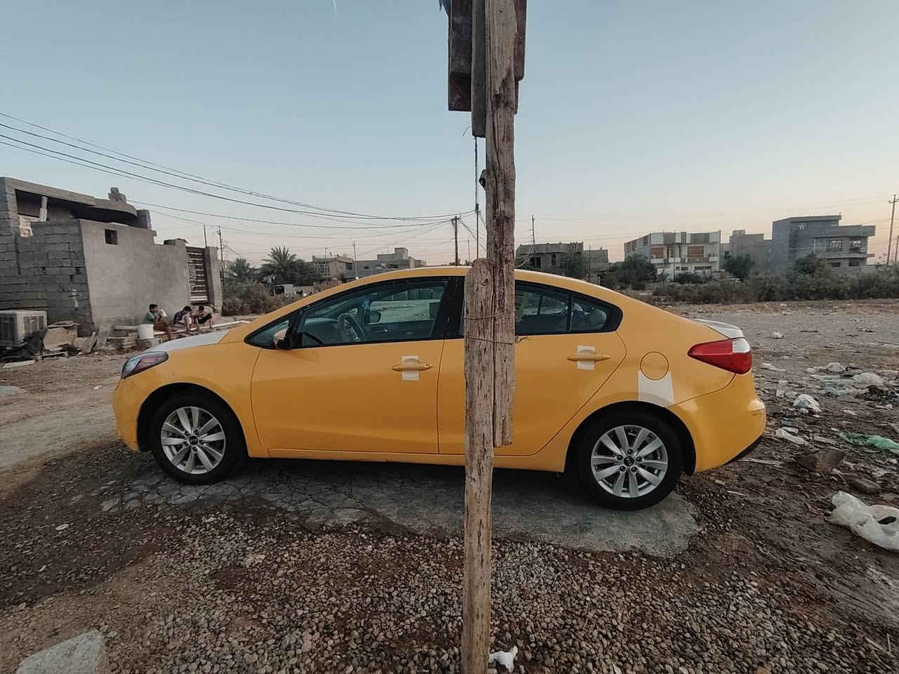 السلام عليكم
فورتي  2014 للبيع 
السياره  مواصفات نص فول داخل لونين
أشاير بالمري 
تحكم ستيرن جهتين 
كروز سرعه 
حافظة نظاره 
ويل كب 
ضرر السياره فقط باب السايق بدون دواخل 
السياره مكفوله 
محرك 1800 مكفول ما مفتوح 
كير مكفول ما مفتوح 
تخم تاير  جديد 
السياره ما عايزه برغي  و باسمي ثاني يوم تحويل 
سعرها 112 وبيها مجال بسيط
واتس اب ***********
