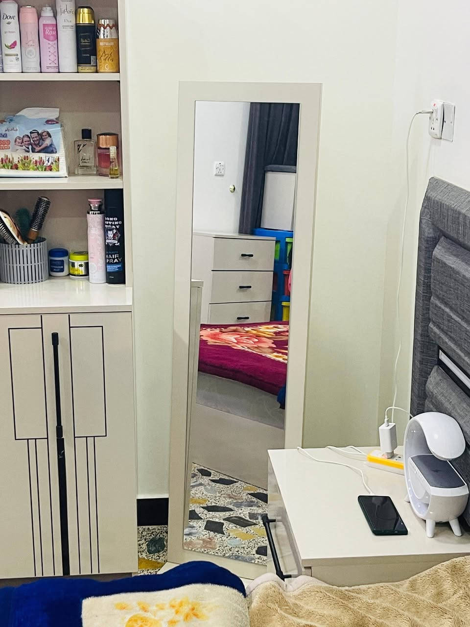 السلام عليكم للبيع غرفة نوم تركيه 10 قطع ستخدام 4 اشهر غرفة جديدة شخط مابيها الاستفسار واتساب (***********) مكان بغداد واتمنه المو شراي لا يكسر بحلال العالم
