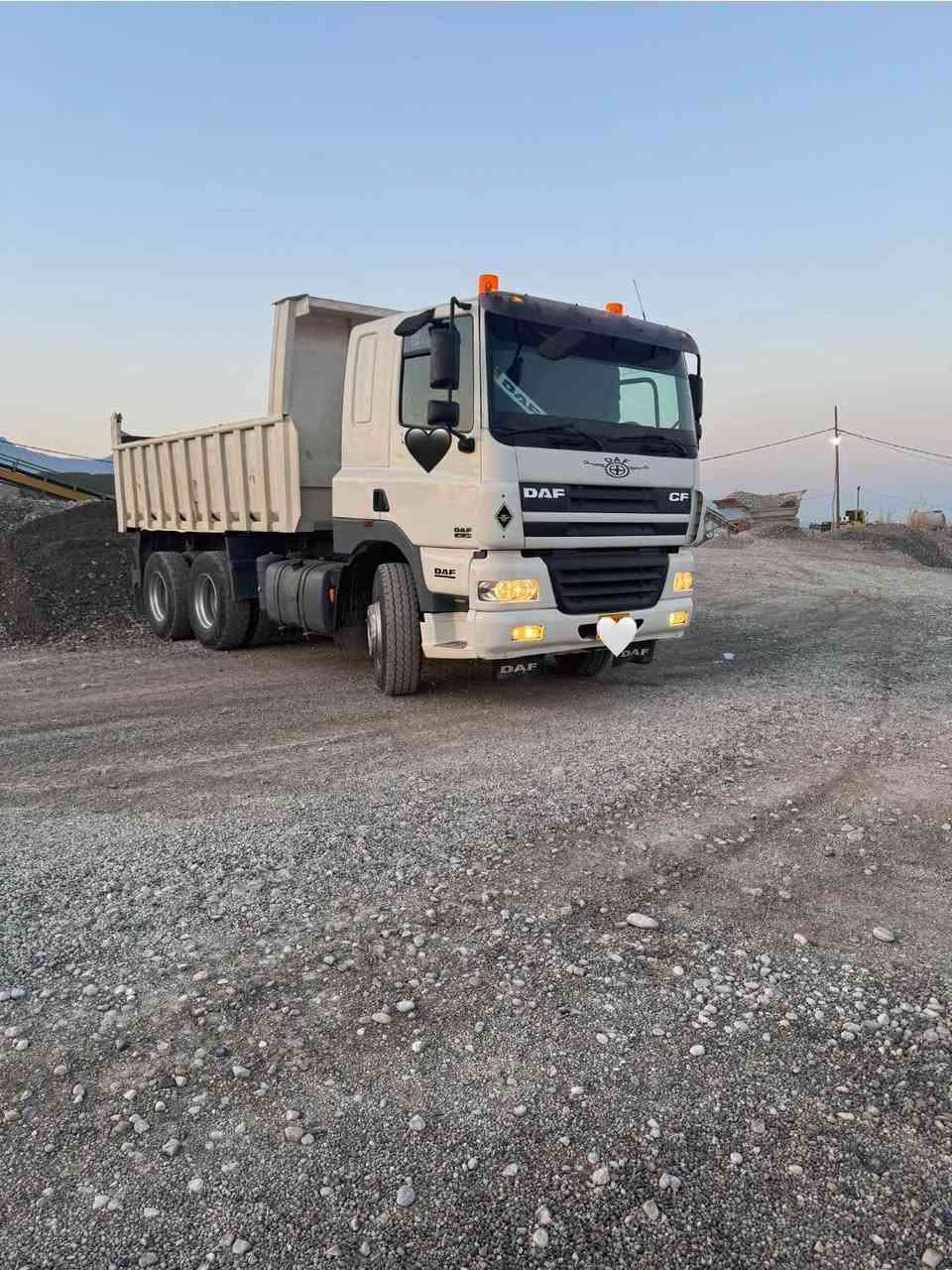 للبیع بۆفرۆشتن
مودێل 2001
ڕقم سەنەوی هەولێر 
تاقم تایەی لۆکە 
بێ بۆیاخە 
مەکینە نەکراوەتەوە 
مەمجوعەی بیلادە 
شانصی بیلاد درێژە 
بۆدی پاکە
هەموو گیانی بەشەرت 

***********
***********

(کۆڕەکە وەسپەپ ڤایبەر لەسەرە)
