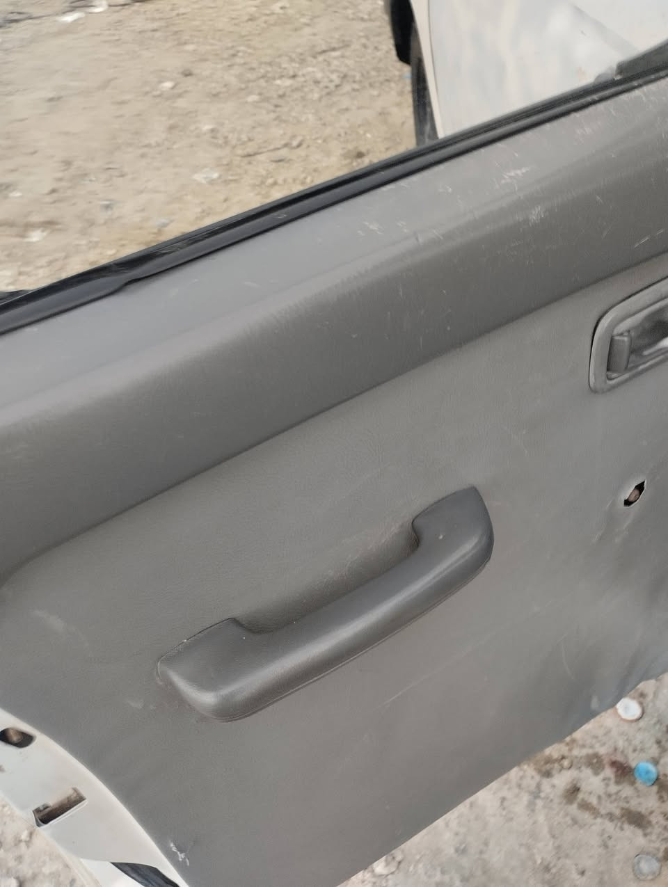 السلام عليكم للبيع نيسان شبوط مزايده موديل 2002 بيه كتاب السعر 35 وبيه مجال مكانه الديوانية الحمزه الشرقي *********** بي بي واتساب
