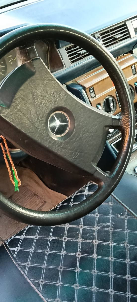 🚗 سيارة مرسيدس دب 1989 للبيع
موديل: 1989
الحالة: جيدة
السيارة جاهزة للفحص
📞 للتواصل 
***********
📍 الاتصال أو واتساب
