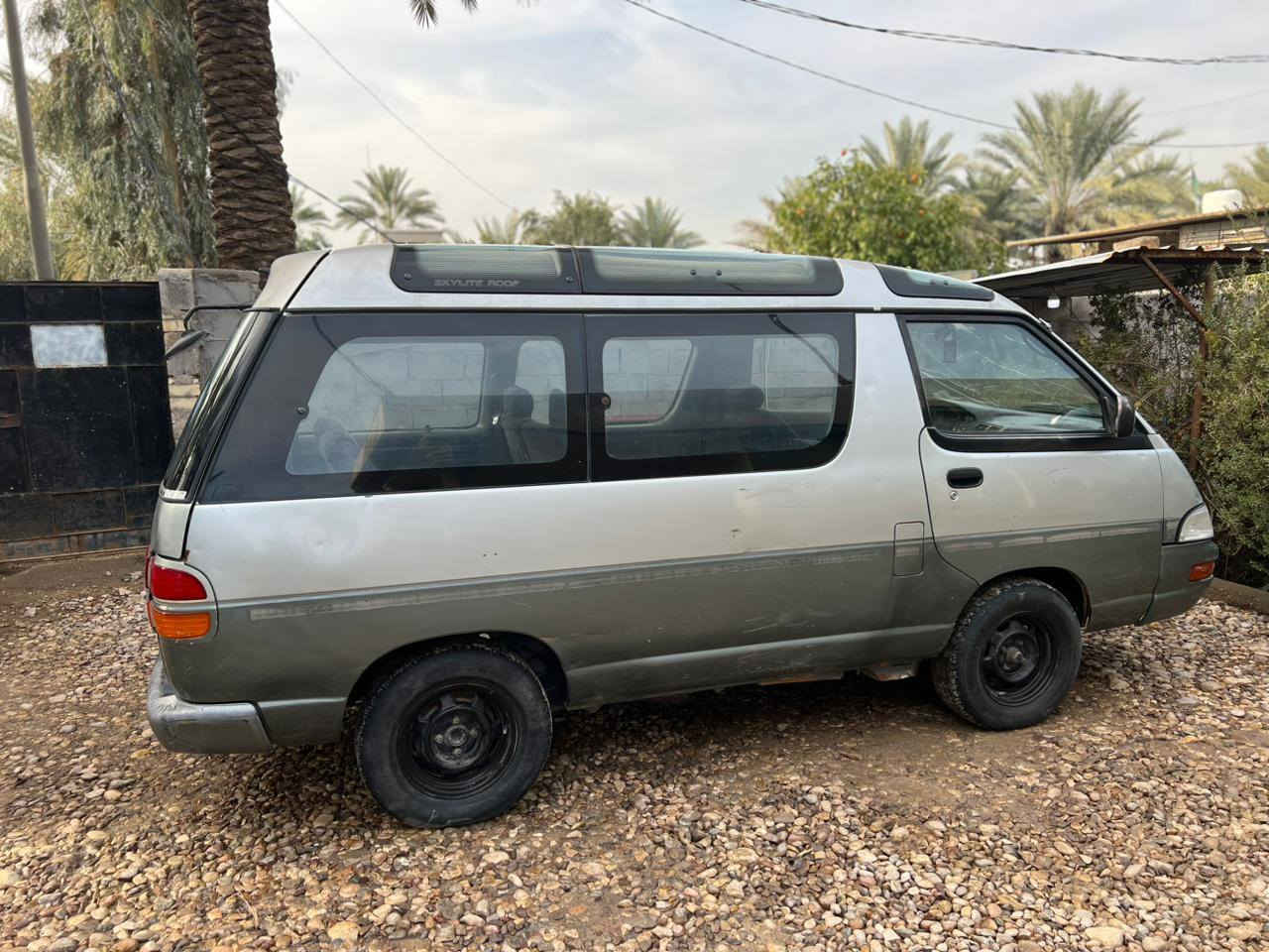 السلام عليكم من رخصت الادمن المحترم للبيع فاره موديل 93 سنويه نافذة من 19كيرتمام ومكينه ثري واي تجفيت جديد تايرات المامي جديد ولخفي نص عمر صدر 80%سعر33وبي مجال مكان السياره صويره للستفار ***********
