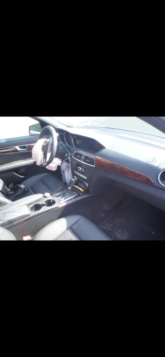 السلام عليكم للبيع
وايد بدي تعديل كامل الامارات ويا صبغ هاي سيارة نسخه وحيدة بل عراق 

مارسيدس  amg بدي 204

موديل 2012

محرك v6 عقل فوك المرغوب

فول موصفات 

صبغ  فى دبي على الشغل تعديل ابيع عام

كير مكينه كفالة 

مواصفات السيارة 

تعتيم تلقائي للمرآة الداخلية 

نظام تبريد +قطتعين منفصل تبريد ثلج 

أنارة قراءة أمامية 

حساس اضاءة

فتحه 

موس تحكم وسطي

لايتات زينون وعدسات 

كشنات جلد كهرباء  

ستيرن  بور

تحكمات ستيرن 

داخل اسود سقف شامو

شاشه 

 

لايت زينون وعدسات 

حساسات مطر

وبيها بعد هواي مواصفات ماذكرتهن

رقم شمالي تحويل وكاله بشرط 

مكانه بغداد السيديه 
رقمي ‭٠٧٨٣ ٨٧٧ ١٢٢١‬ 
السعر ١٣٥ مجال كلش بسيط
