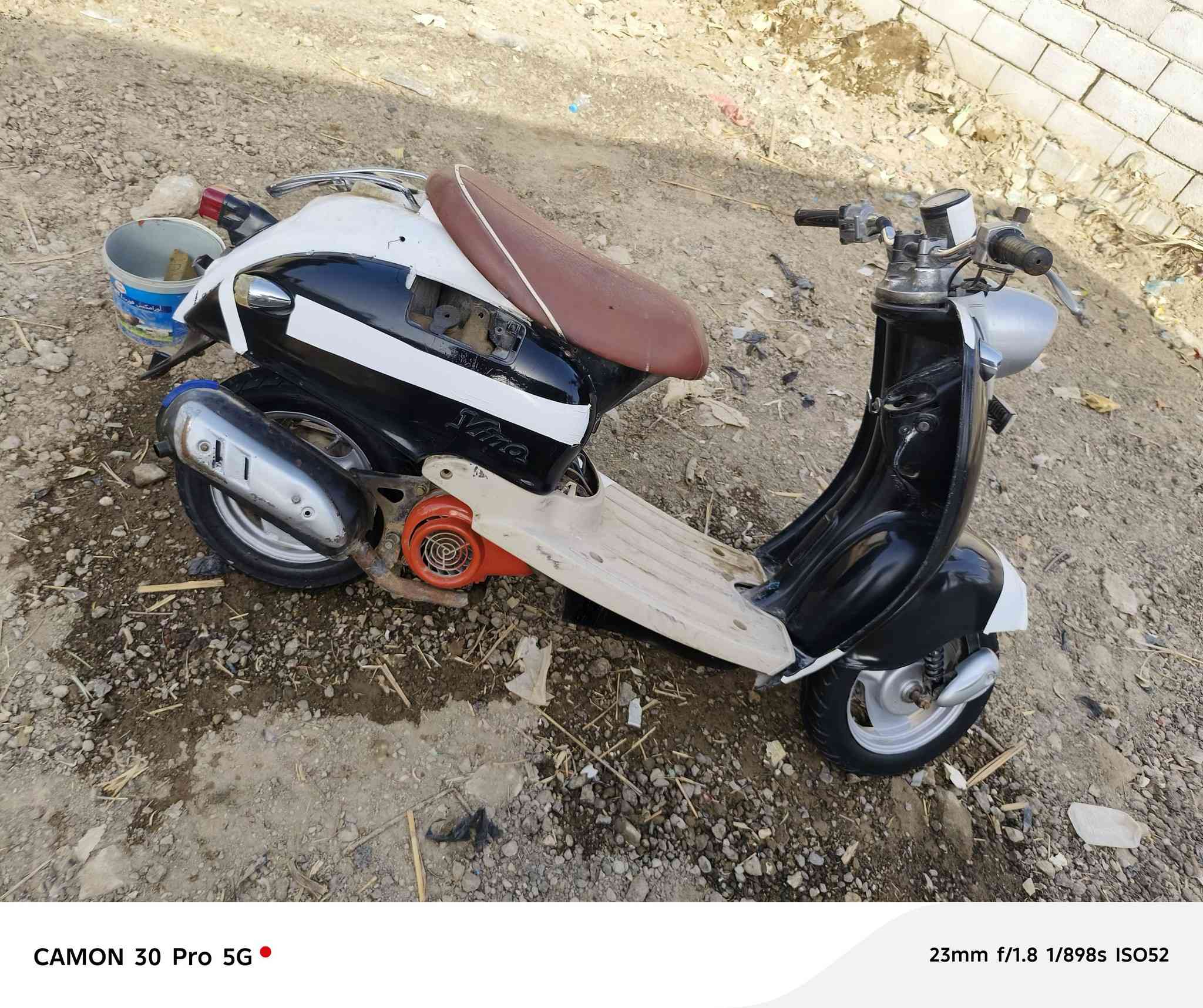 سلاام عليكم دراجه 60اللبيع  نضيف مابيها شي كهربائيات شغاله هورن سلف لايت   مكينه حلوههه  كله جديد مكاني سوق الشيوخ السعر 150قفل قفل مكاني سوق الشيوخ  رقم الهاتف ***********
