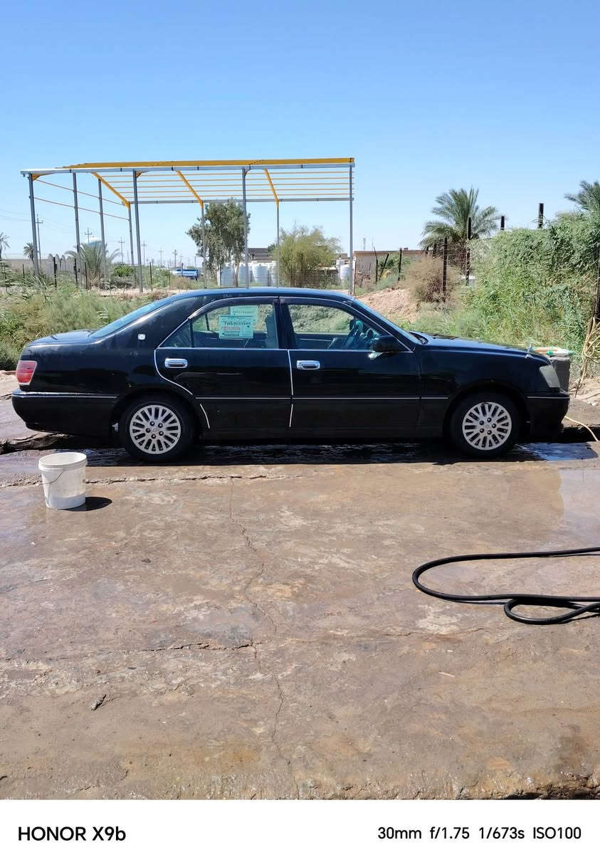 السلام عليكم شباب سياره جنون للبيع جاهزه من كل شيء سياره جديده اربعه دقان فول مواصفات اللي اللي ياخذها ما 1000 عليها الف علمه للسياره ا متومه انجليزي انجليزي بصره على سيارتنا الثانيه رقم سنويه باسمي شرط الحاسبه العنوان بصره السعر 30 بيع مستعجل سياره قص شنطه ***********
