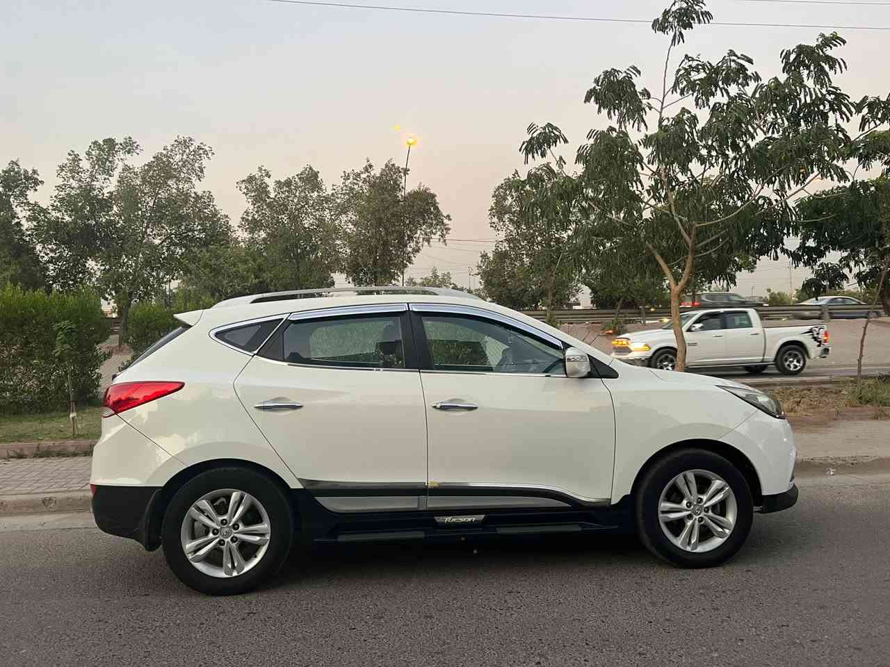 للبيع 🚘
هيونداي توسان 2011 خليجي فول 1/1
رقم بغداد إنكليزي - تحويل ثاني يوم
السيارة جاهزة وما ناقصها شي

السعر 125 قابل للتفاوض

📍 الغزالية - بغداد 
للاستفسار ***********

