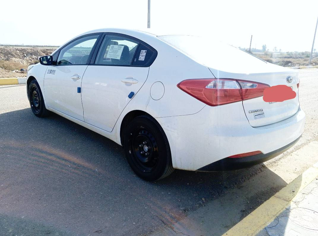 السلام عليكم لبيع او مراوس كيا سيراتو موديل 2014وارد خليجي كفاله من ضربه وتبديل وصبغ محرك 1800دوش لامفتوح ولا ينقص ولاتبخير شرط الفحص رقمه ميسان انكليزي سنويه جديده شرط التحويل ماشيه 100الف حقيقي استخدام شخصي ما مشتغله سياره نص فول حداديه تبريد كير مكينه تدفئه شغاله جاهزه تخم تايرات صاله 15يوم من شاده الله يشهد جاهزه ماذب عليه الف دينار السعر خاص او نتصال متواجد عل نت الشراي يتصل ***********اثير 
***********اسيا مكاني العماره
