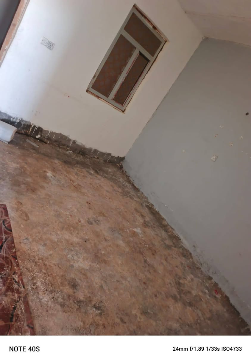 بيت للايجار بحي القاسم مقابيل حي الزهور بيت مرتب قريب للشارع ايجاره 150 للاستفسار *********** مكتب الصالح
