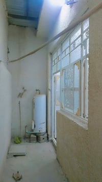 بيت الايجار بحي الكوفه على شارع ميه متر خدمات كامله مكلف سلام 07746662...