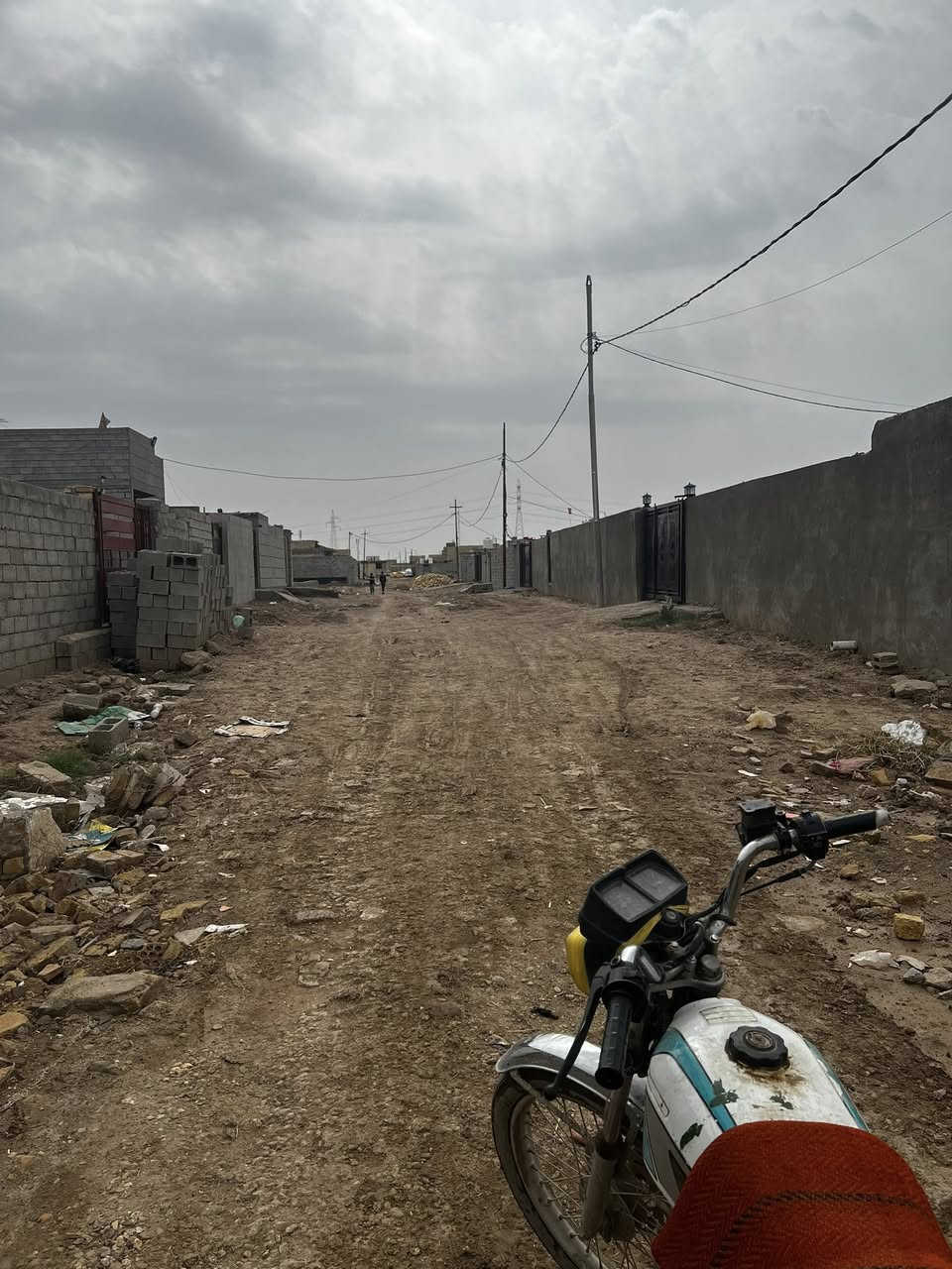 قطعه ارض مساحه٤٠٠متر موقعه حي الحكيم شارع بيت زرزور
للاستفسار اكثر ***********
***********
