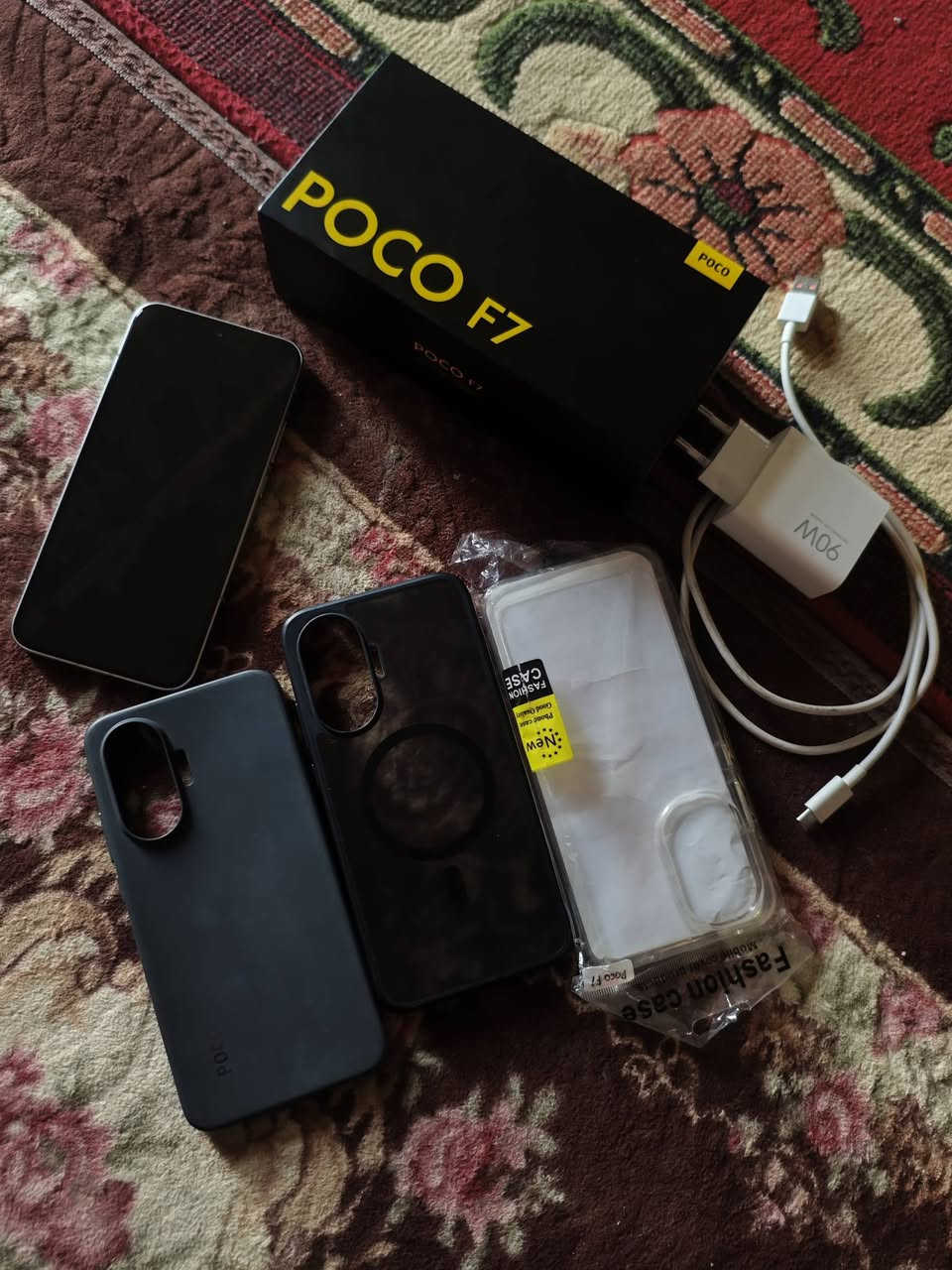بوكو اف 7 ذاكره 512 كامل ملحقات يجي وياه 3 حافظات
استخدام تصفح فقط نضيف واستعمال قليل مكاني ديوانيه السعر 480 ..رقم ***********
