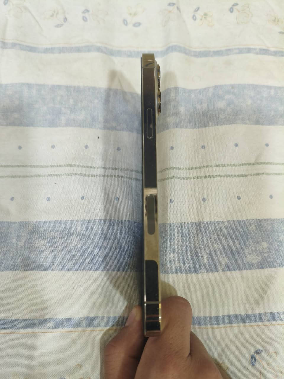 ايفون13برو ماكس امريكي بطارية 78 لون ذهبي مكفول من الفتح سعر680وبي مجال للاستفسار ***********
