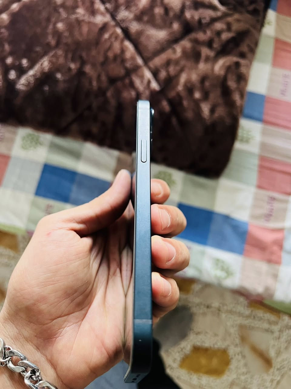 السلام عليكم
ايفون 14 بلاس الحجم الكبير 
ذاكره 256 بطاريه 83 
مكان تكريت 
مكلف بنشر 
التواصل ويا صاحب الجهاز 

‭0773 926 5136‬
