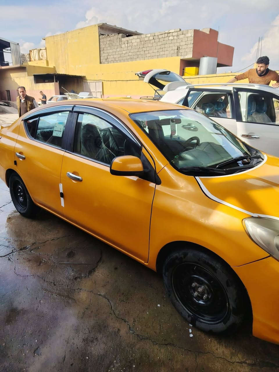 نيسان فيرسا 2014
سيارة باسمي 
كابون ماستر 
هيه غرامات صفر 
السعر 75
وبيها مجال 
***********
