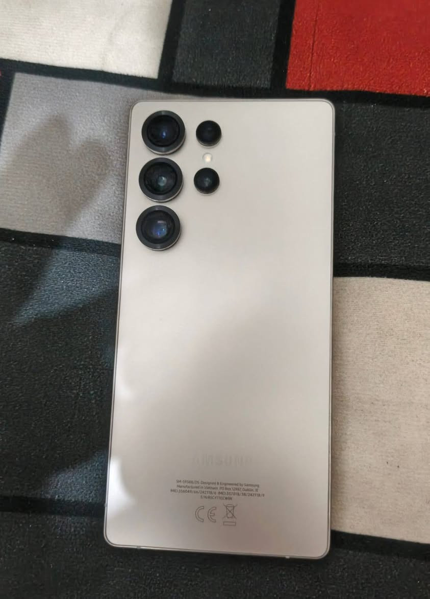 S25 الترا 512 شرق اوسط  معه كيبول بدون كارتون زلغ واحد ما بيه بشرط فحص بغداد السعر 1350 قفل
***********
