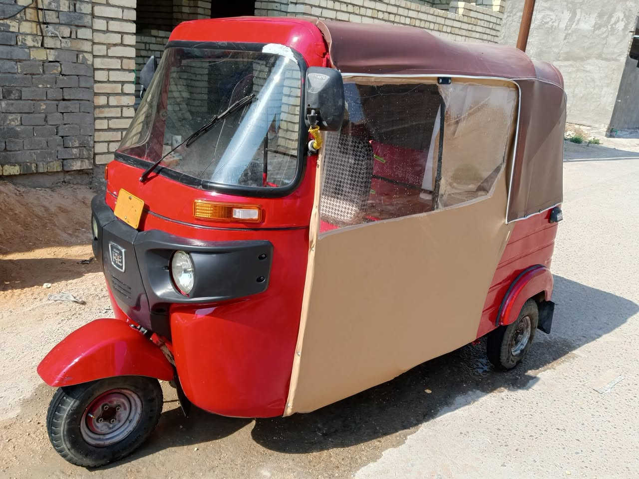 سلام عليكم خون تكتك مودليل 18تعمير جديد كبل لشارع ال مكان الدوره شارع 60 جيب فيتر وتعال اوراق مو رقم سعره ب 4وبيه مجال خوان ال مو شراي لا تعبني ***********
