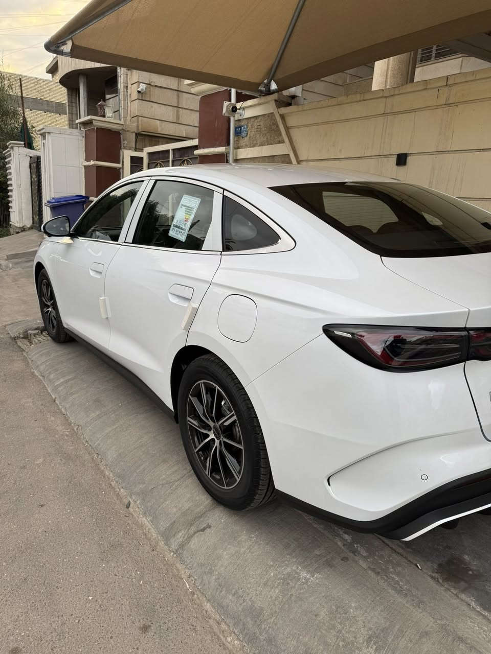 BYD
سيل 6 
موديل 2025 زيرو ابيض 
ماشيه1400  فقط 
رقم بغداد لون ابيض كفاله عامه من كلشي 
فول عده الفتحة  
٥ كامرات 
شاشه دواره 
شاشه كبيره 
جلد كشنات ريكارو 
تحكم كشنات كهرباء 
قطعتين تبريد 
تحكمات سترين 
اشارت مري 
بصمه وكارت دخول 
منفاخ هوء 
شاحنه اصليه 
وشاحنه وكاله ام محوله بدون ايرث 

بغداد معارض الكريعات معرض الامام المركزي  

***********
