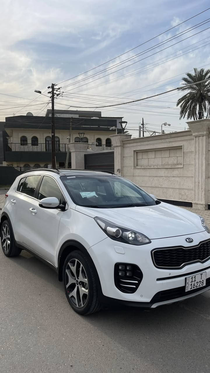 السلام عليكم 
سبورتج 2018
جيتي لاين 
فول مواصفات 
بنورما
بصمة 
حساسات ٣٦٠ 
امراية شفط
امراية وسطية اتو دم 
بجم بقلاوة 
جنطة كهرباء 
مكينة 2000
بك لايت لد 
انارة داخلية لد 
سستم صوت جيبي ار 
كشنات كهرباء 
داخل حمصي 
ماشية 44 
رقم بغداد بسمي سبير منازل 
السيارة ع وضع الشركة 
بيهاا بارد اربع اصابغ بجاملغ الخلفي 
ورصعتين صغار كلش مكاني بغداد حي الجامعة 
***********
