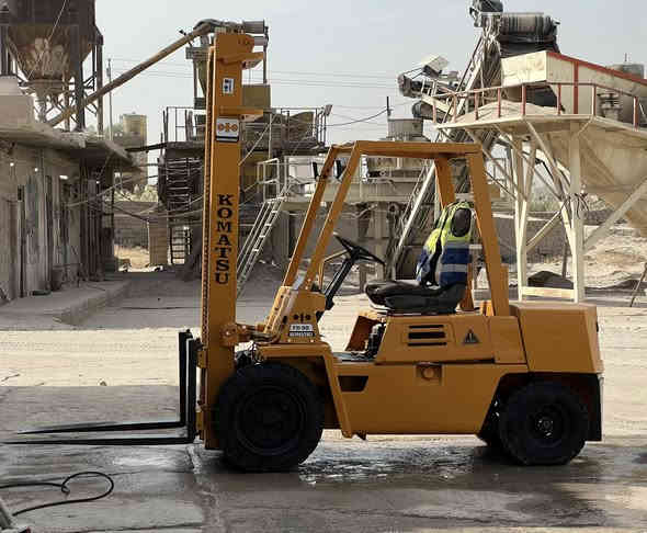 للبيع رافعة شوكية كوماتسو  
3 طن جوب عالي حركتين كير محرك اكسن بشرط 
مكان بابل حلة سعر 38 ورقة او بي مجال 
للاستفسار اتصال *********** 📞
