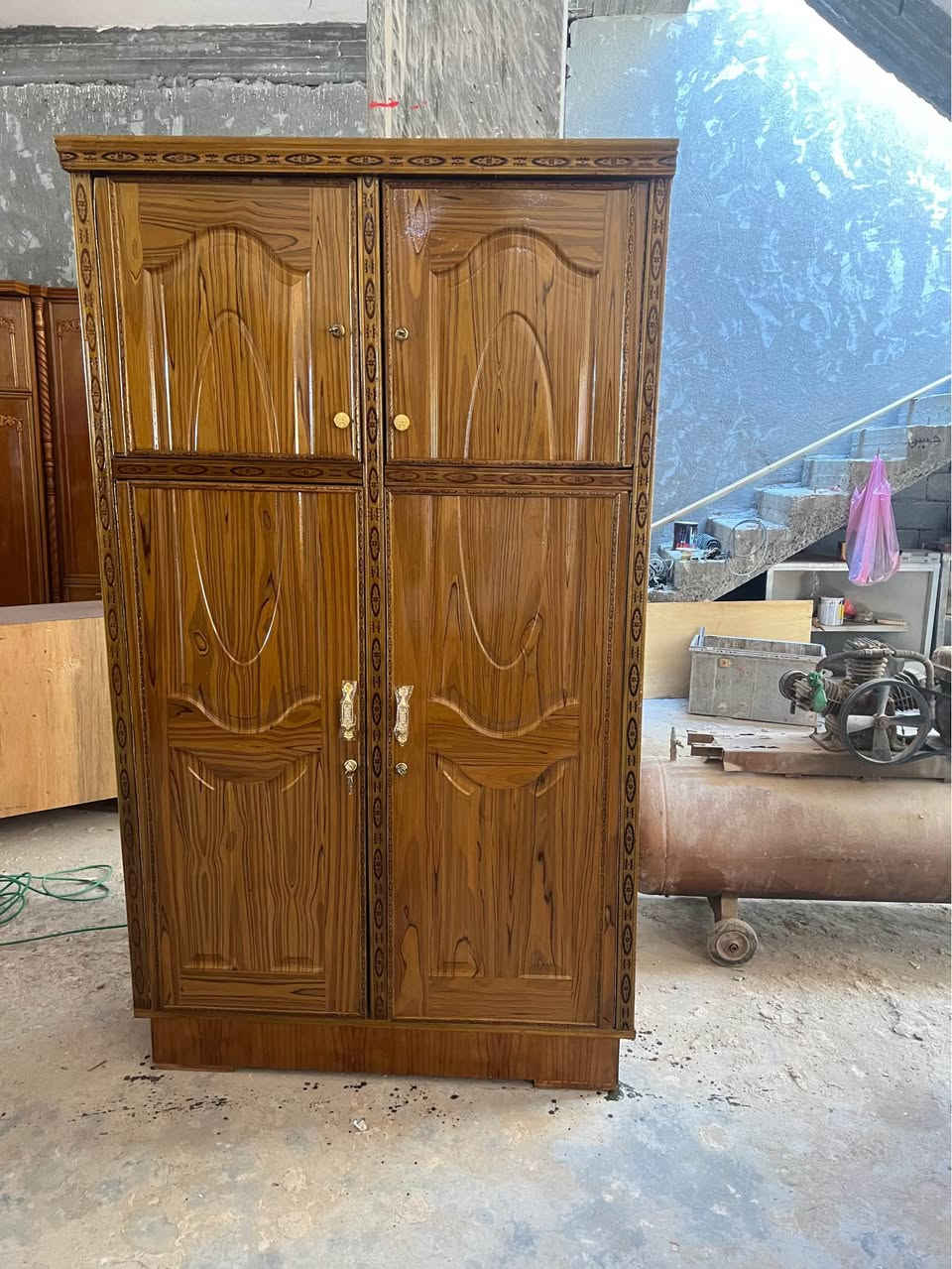 1.غرف تركي عدد2
2.كنتور ست ابواب صاج داخل وخارج
3.كنتور اربع ابواب صاج داخل وخارج 
4.كنتور بابين صاج عدد2
5.جرابي نفر مكتبي عدد3
6.جربايه نفرين 
7.طباخ فريش مصري 
8.غساله هيتاشي للملابس الناعمه
9. ميز طعام مع اربع كراسي عدد2
10.ابواب بي بي سي عدد2
11.كاونتر اربع قطع مع السحابه والطباخ مرمر
12.بوفيه منضديه صاج داخل وخارج عدد2
المكان بابل قضاء المحاويل مقابل معسكر المحاويل البوابة الشمالية بتجاه بغداد 
يوجد لدينا خدمة توصيل 
للاستفسار الاتصال على الرقم التالي *********** او التواصل عبر الواتساب برقم الاسيا حلة, بابل
