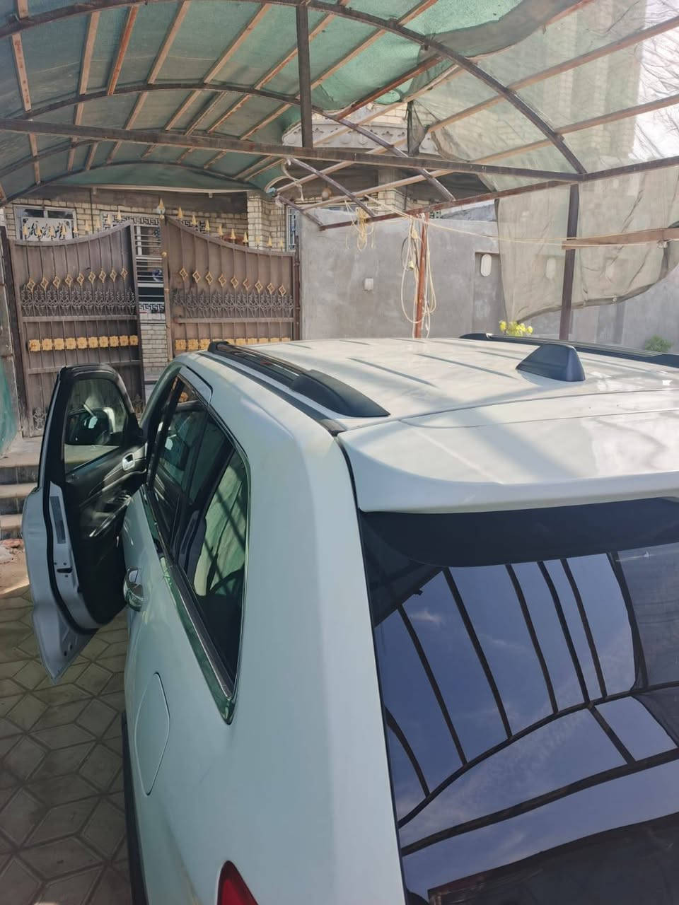 سلام عليكم
جيب لاريدو  امريكي 2018 محرك 6 رقم بغداد ماشيه قليل مثل ما وضح بالفيديو 
عنوان السياره بغداد الشراي يتصل ***********
