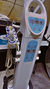 جهاز تنظيف بشرة • بيع مستعجل