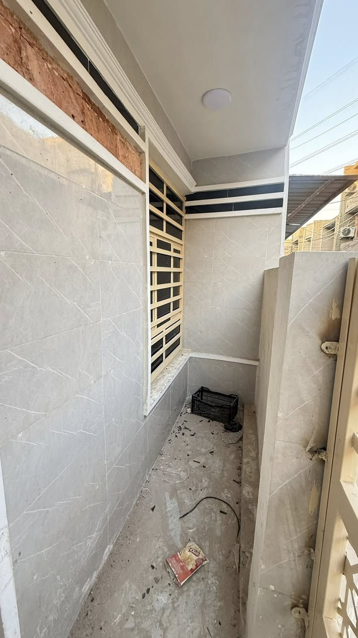 اللهم صلِ على محمد وآل محمد
🌟دار 50متر للبيع 

🌟الدار طابقين يحتوي على غرفتين نوم 

السعر(((90)))مليون
🌟نوع الملك طابو زراعي ملك صرف سند25
🌟حي البساتين شارع احمد الوائلي
للأستفسار:
  ابراهيم الكناني. ***********
