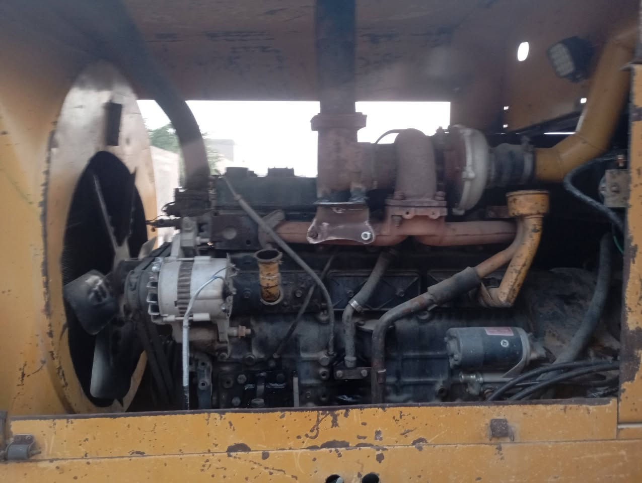 للبيع محرك دايو 102 فقط بيه بخار /***********
