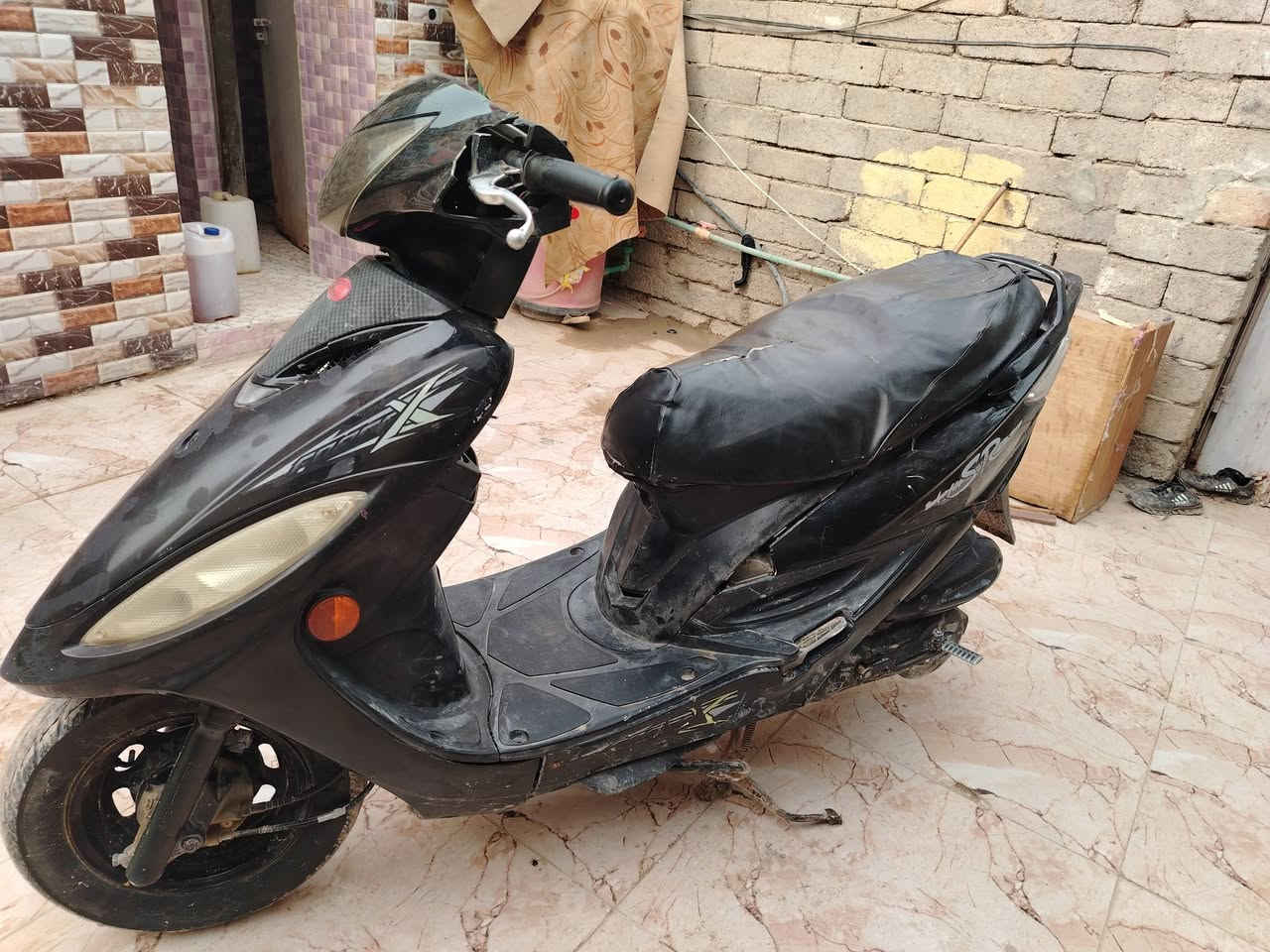 السلام عليكم دراجه جي 4 نظيفه دراجه نشطه شغاله كهربائيات شغاله السعر 200 وبيها مجال الرقم واتساب***********
