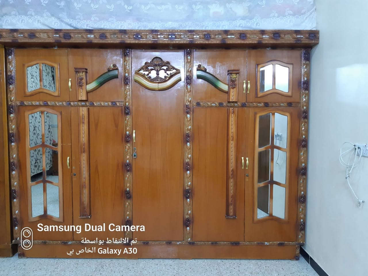 غرفة للبيع السعر ٦٠٠وبيها مجال                     ***********
