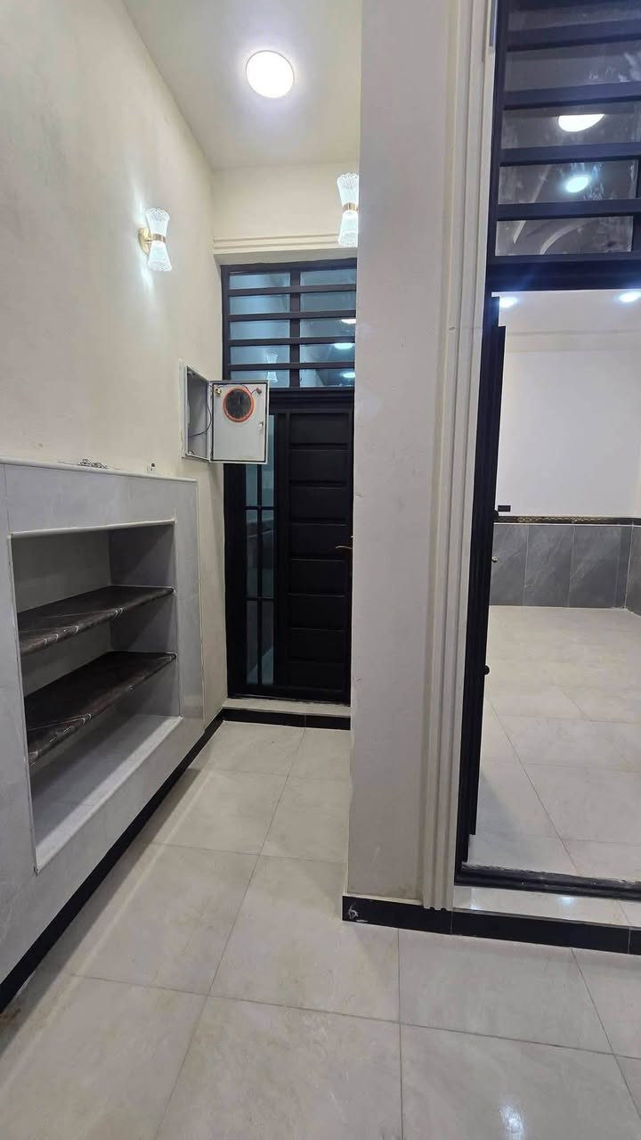 🏠  دار الــبــيـع نـهـاونــد الاولى  🏠
   قرب صيانه الكهرباء بضهر شارع 20

   المساحه (100)متر يتكون الطابق ونص
   🏡غرفتين نوم وصالة+دبل فاليوم 🏡
        🏡 واستقبال ومطبخ  🏡
  🛁وصحيات خارجية 🚿وداخلية 🚽

  للاستفسار مراسلة الصفحه او الاتصال
على تليكرام  (📲***********
