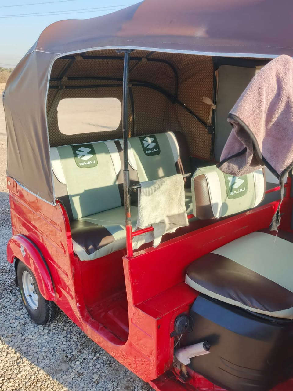 سلام عليكم تكتك 2018شهر10اوراق أصولي
مكينه ناعمه  شرط لا تنقيص لا تبخير
أكسل جديد
دوشمه جادر 
بيها خياسات ومصلحات 
مكان الحمزه الغربي
***********
