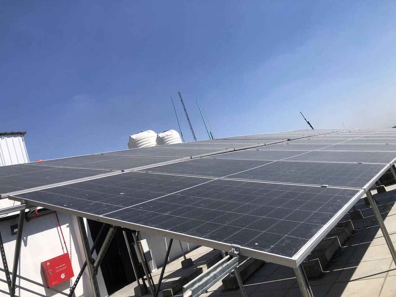 حدادة طاقة شمسية 🔧☀️
تصنيع وتركيب هياكل الألواح الشمسية
قوة • دقة • التزام
📞 للحجز والاستفسار..***********
