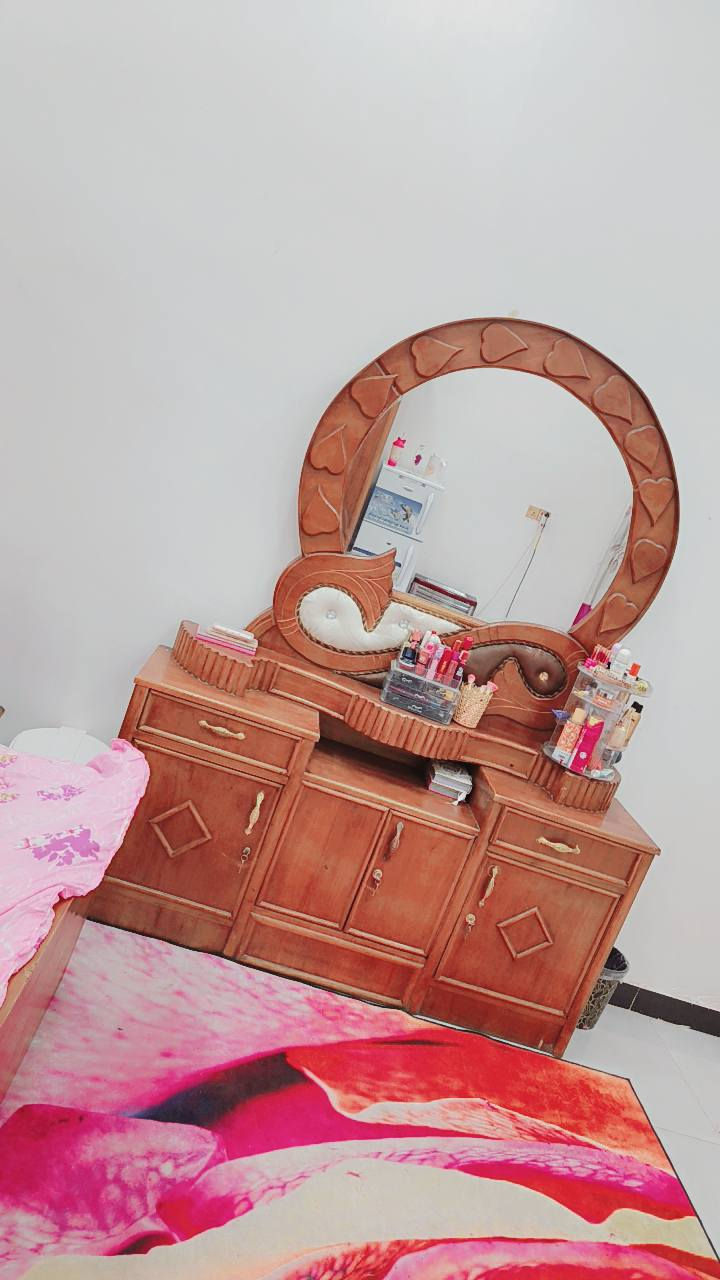 غرفه اخشاب سعر ٦٥٠ رقم ***********
