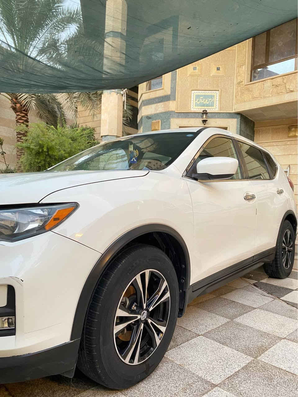 نيسان روج 2018 كلين بدون حادث وصبغ كما موضح بالسونار للاستفسار الاتصال على الرقم *********** سامراء, صلاح الدين
