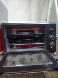 اوفن نظيف وشغال حجم كبير السعر ٣٥ الاتصال عالرقم ٠٧٧٠٤٢٣٢٠٩٥ ويوجد خدم...