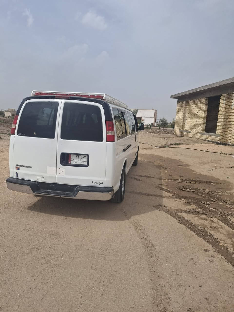 سلام عليكم  فان لبيع  موديل ٢٠٠٨   سياره كفاله من ضربه  مكينه وكير جديد كسن جديد  تيرات برجستون  مكينه  ٦١٠٠ وكير١٠٠٠   دوشمه  جديده درجه  وله  ستوني مسويه   باب سلايت  بسمنه تحويل  ثاني يوم  مصفره  هيه  وغرمات   سعره ١١٥ وبيه مجال سياره جهزه لشغل  لتواصل *********** مكاني بابل القاسم
