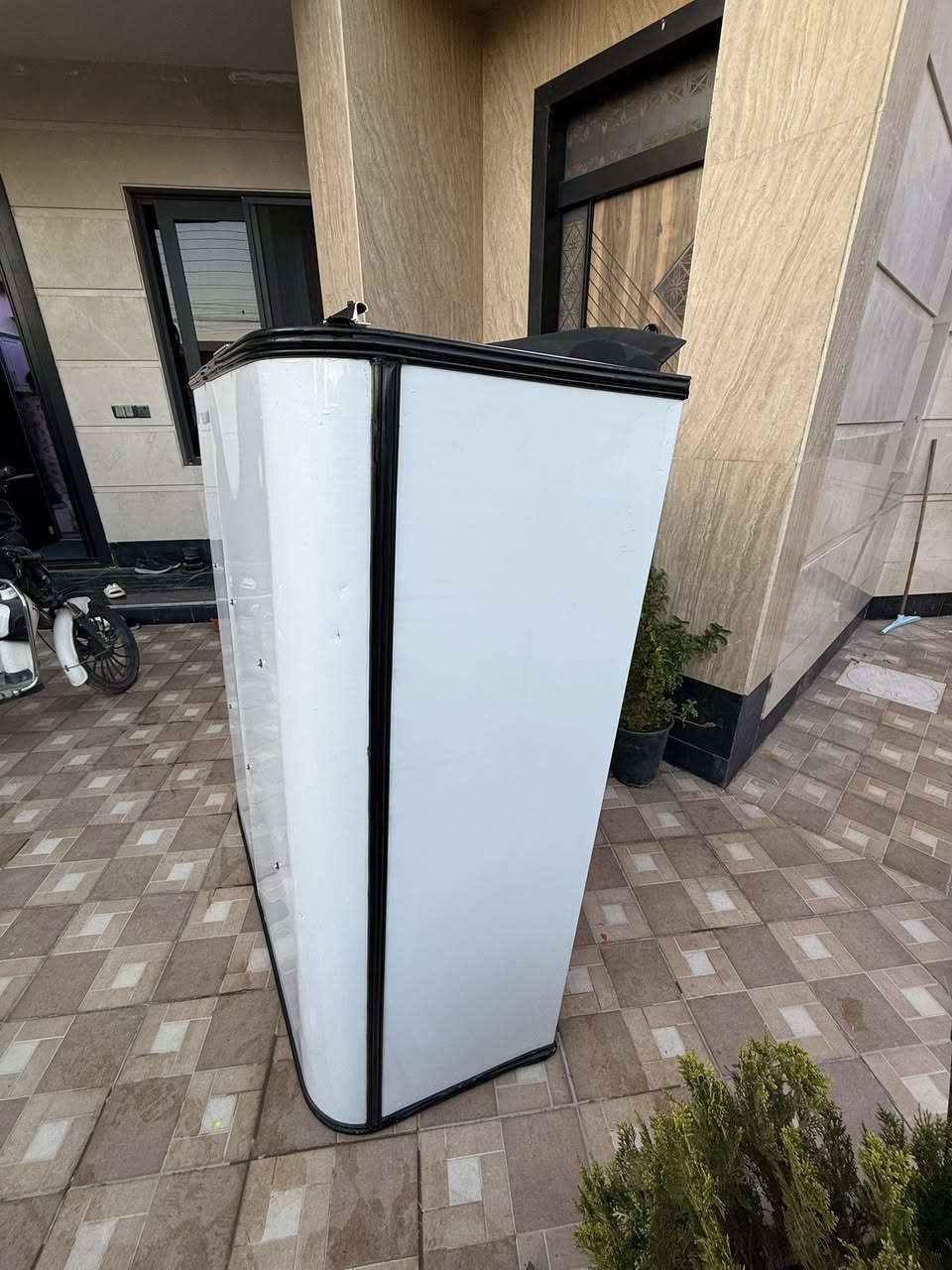 السلام عليكم رمضان كريم كابينة فورد مافرك
امريكي جكات مع مفاتيح عدد2 العنوان بغداد العامريه 

للاستفسار ***********
