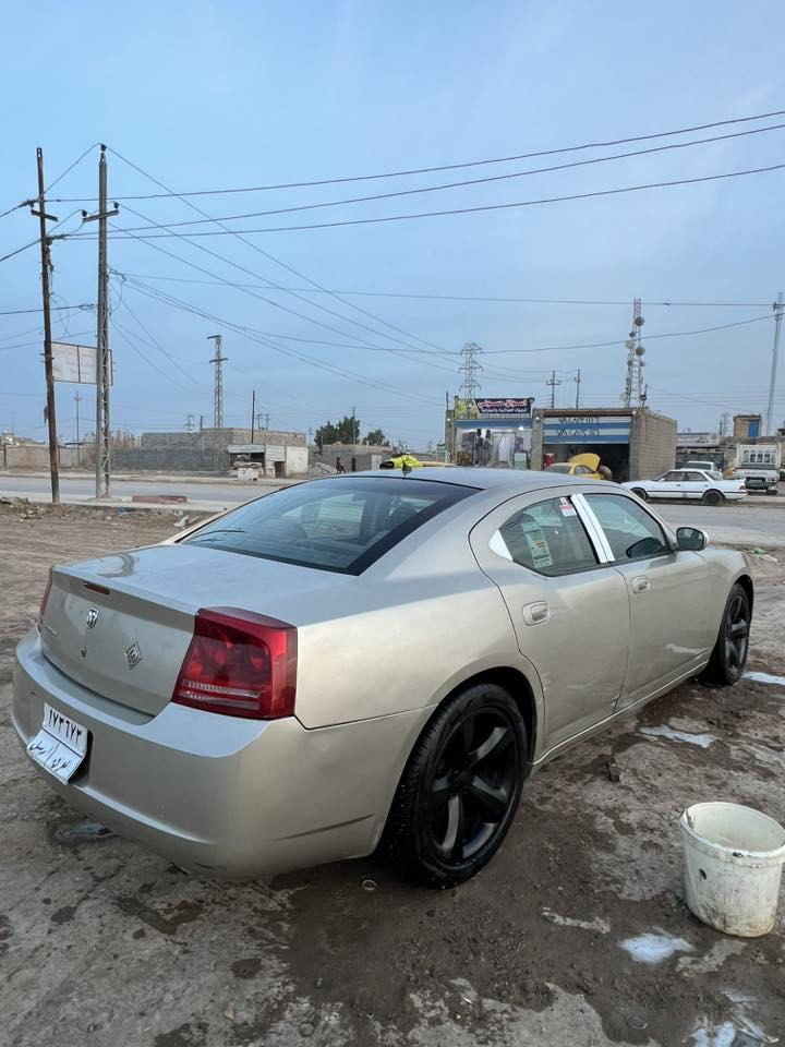 يالله جارجر موديل ١٠ اصل 
كصهً جنطه متوم طبق الاصل شمالي
مكينه ٣٥٠٠ ويل رياضي كروم حجم ٢٠
سياره كارتون وجديده وبيه هواي موصافات
سعر ٤٠ وبيه مجال مكاني شطره
***********
