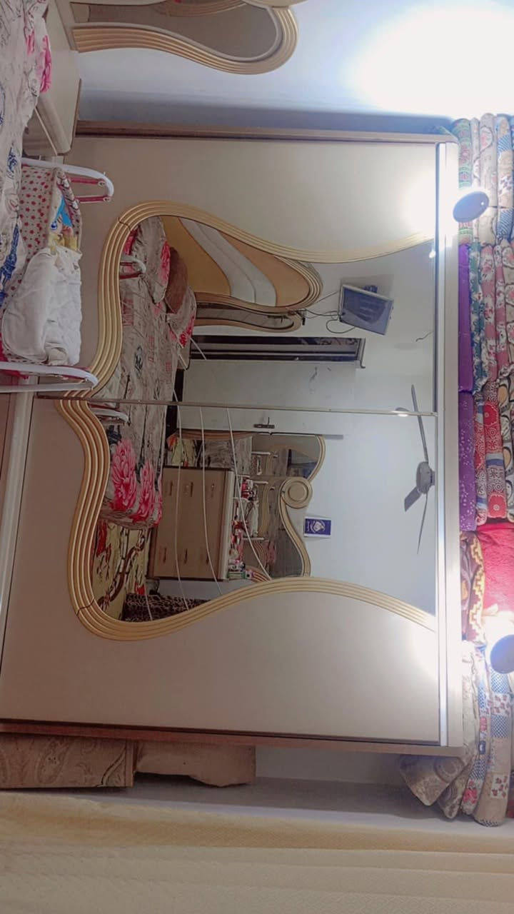 غرفة نوم للبيع
مكان ديوانيه شارع سالم 
السعر 350
***********
