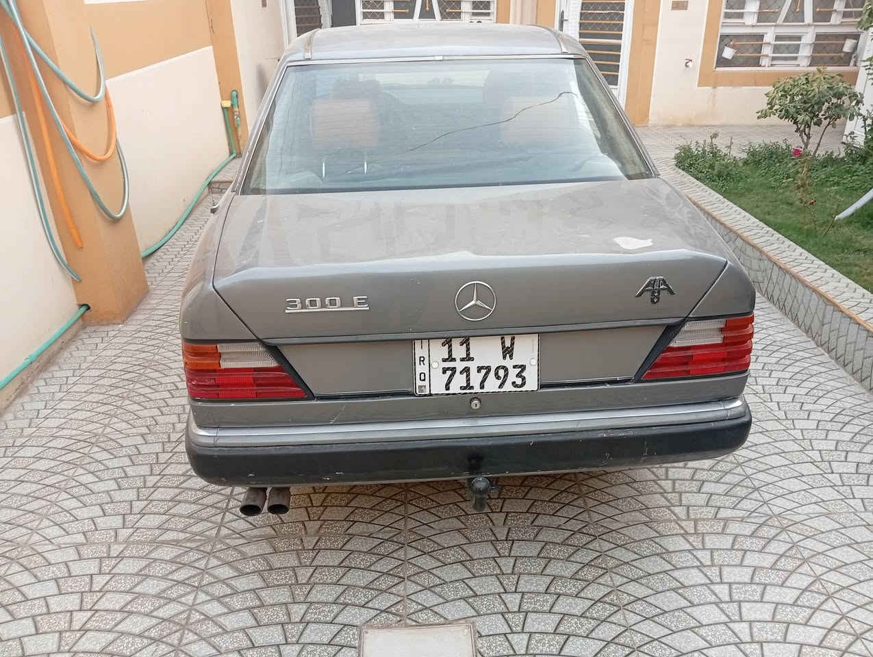 مارسيديس دب للبيع موديل 1992  محرك كير قواعد دبل  كفاله محور بطه 3000  مكاني ديالى جلولاء رقم ***********
