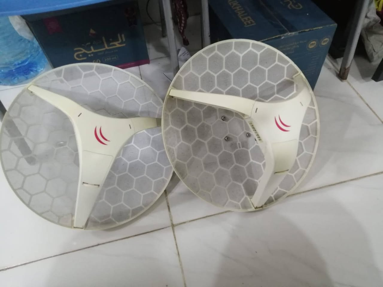 بطاريه. 170 امبير ضمان استخدام جدا قليل

اومني 2.4 حجم كبير يستخدم للبث M2 نانو ستيشن او بور بيم M2 

سيار راك جديد بالكارتون

M5  ستيشن XW قطعتين

عاكس مكزما مايكروتك

عاكس مكزما 900

912 6g قطع جدا جديده
زوجين 

بور بيم  عدد قطع نضيفه جدا

لايت بيم زوج نضيف جدا

 CRC326. نضيف جدا
1016 نضيف جدا 

4011 نضيف جدا
 

سويج 1036 بلاص جديد بالكارتون

2011 شاشه

سويج سسكو 29650

سكتر  زاويه 120  عدد 12 قطعه مع اسميات 

سكتر مع 912 عدد  

5g 912

دش 30 زوج

انتي نويز 26

انتي نويز 23

 راك   6 مع  ڤان سيار مع باج بنل

متوفر توصيل لكل محافظات العراق
***********

ضمان فحص وتشغيل

متوفر اتصال او وتساب
