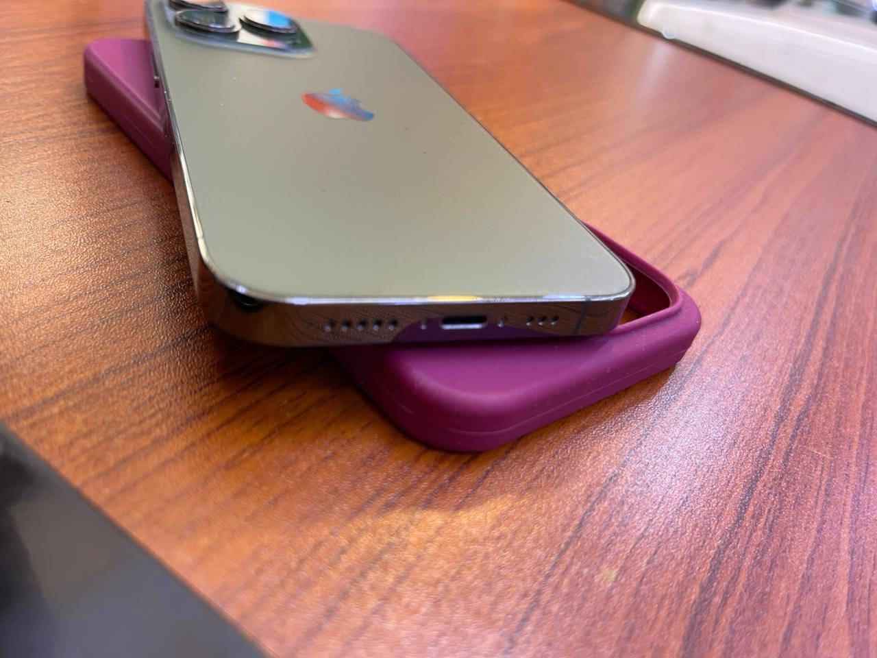 سلام عليكم ايفون 13 برو ذاكرة 256 لون زيتوني للبيع ب سعر معقول 600 الف و بي مجال الجهاز نموذج m بطارية 84 اصلية لا مفتوح ولا مصلح ويا حافظة و لزكة و الواير مالتة الأصلي مكاني الدورة للاستفسار على ***********
