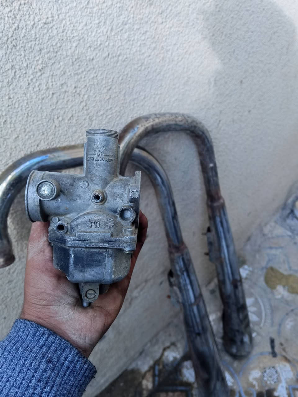 سلام عليكم صالنصه وحده كاتم وحده صوت  عدد 2 وتانكي اسود وكابريته كلهن ب 50 شراي خاص وبيك خير وتدلل رقم واتساب فقط ***********
