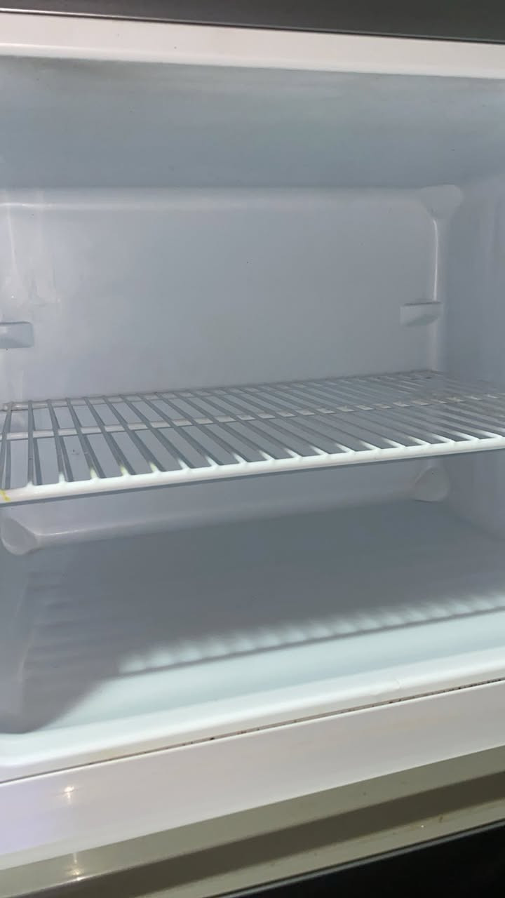 السلام عليكم ثلاجه ماركة  beko اخت الجديده نطيفه 100/99 مستعمله بس 5 اشهر السعر 550 وبيها مجال


**إذا كنت صاحب هذا الإعلان وتريد حذفه لأي سبب، رجاءا أرسل رسالة إلى الدعم الفني**