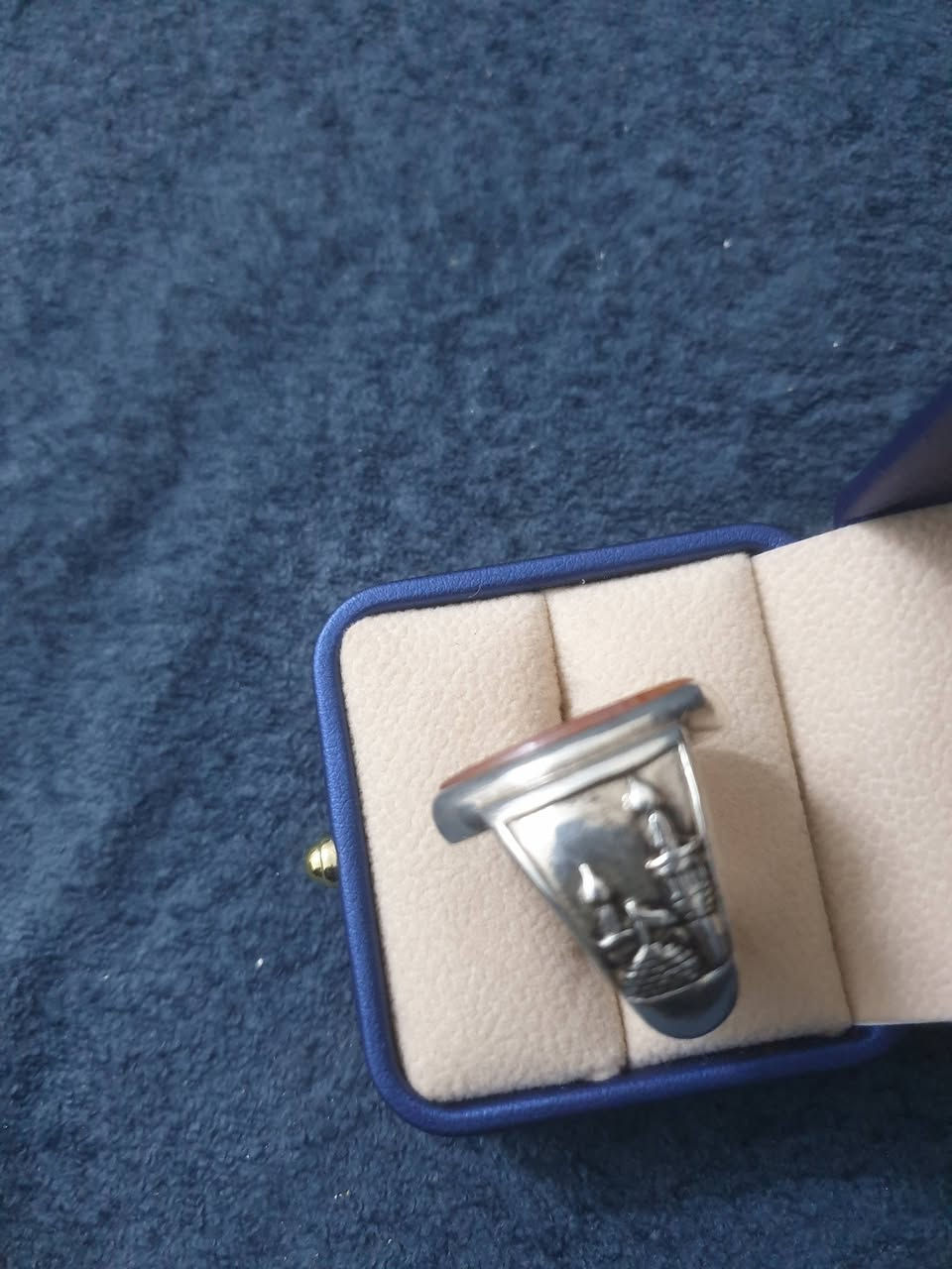 السلام عليكم ورحمة الله وبركاته  خمسه محابس صياغة ثقيله لبيع جمله اؤ مفرد كلمن ؤسعره لاتصال ؤاتساب ***********
