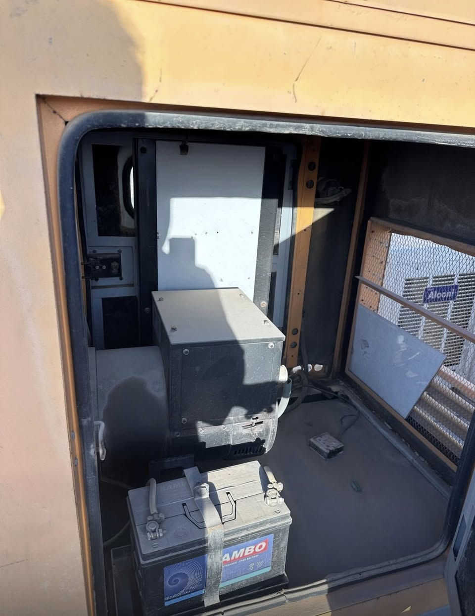 للبيع مولده بيركنز 30KV اصلي انكليزي مستعمل باله نظافه 90‎%‎ مكانه في الرمادي للاتصال على الرقم ***********
